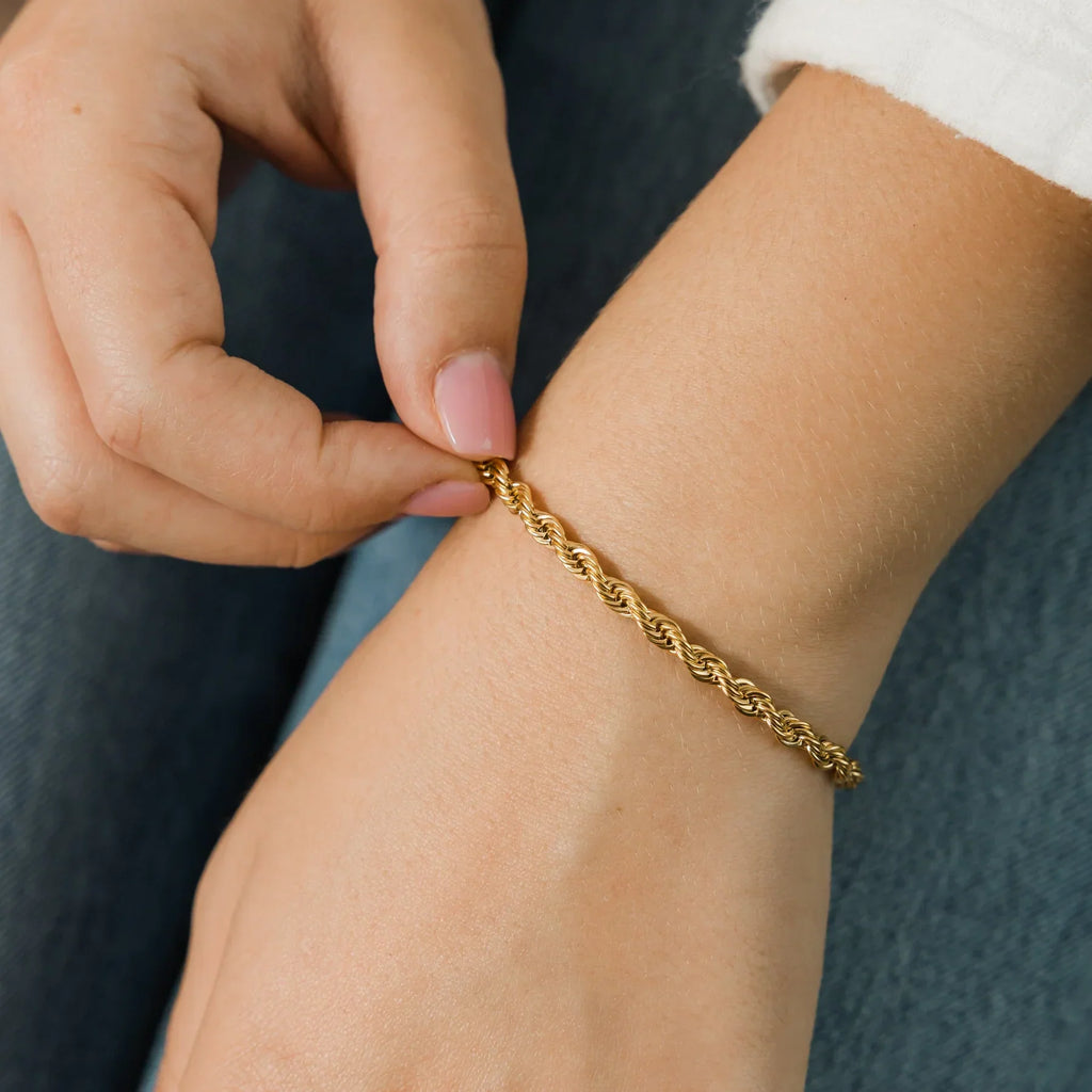 Calm Twist Bracelet