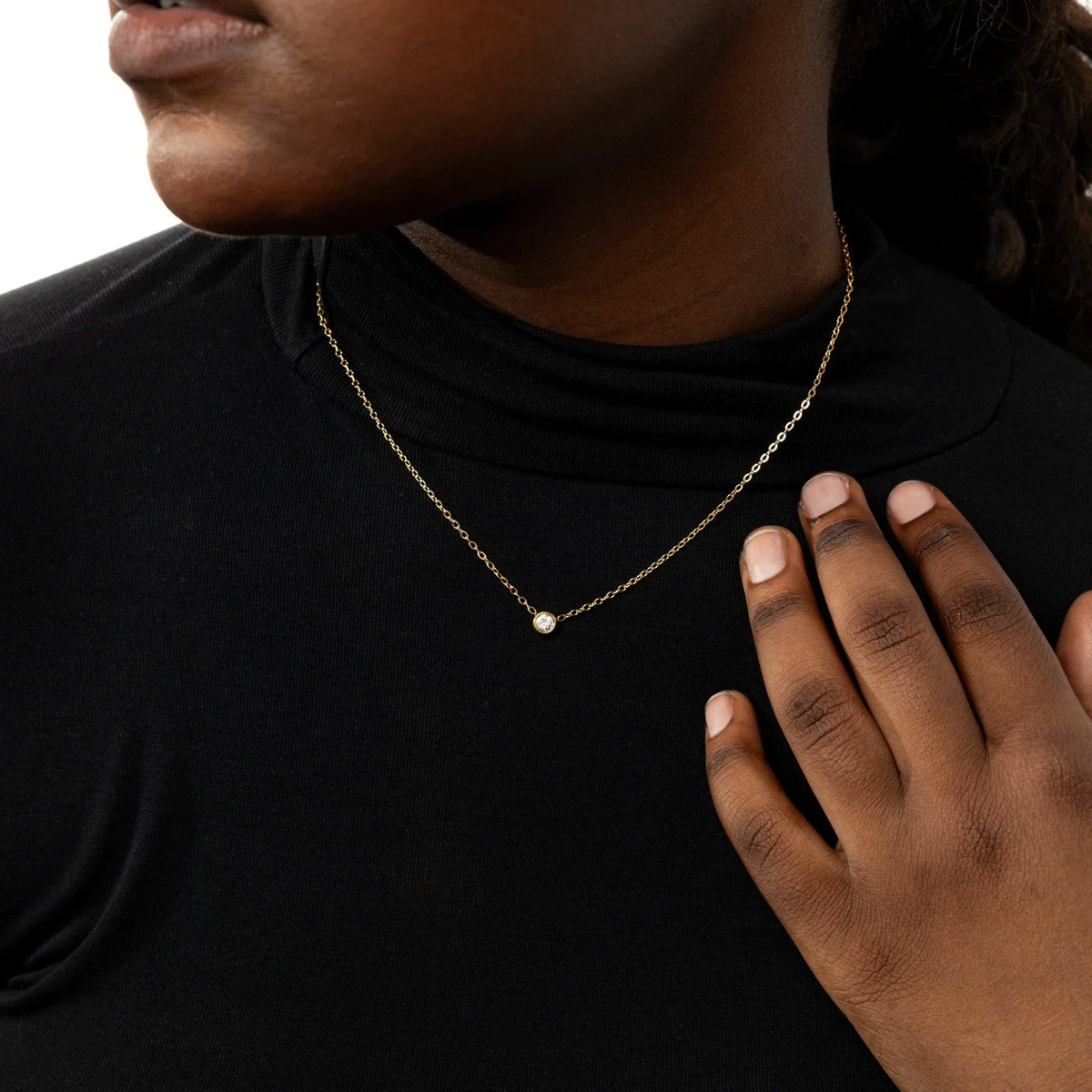 Lumé Bezel Necklace