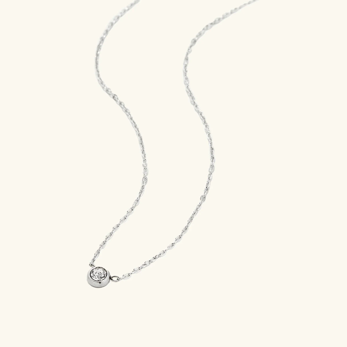 Lumé Bezel Necklace