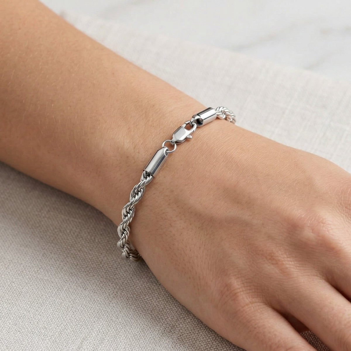 Calm Twist Bracelet