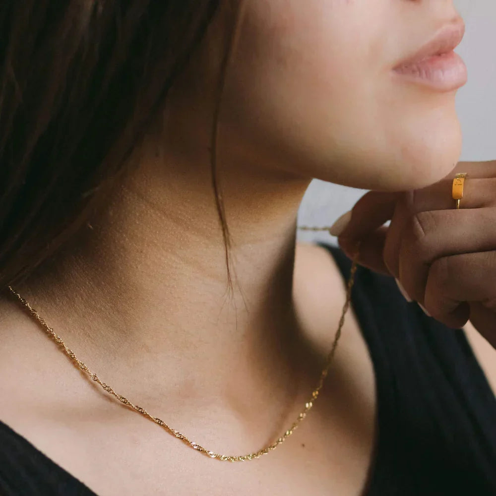 Twist Amana Necklace